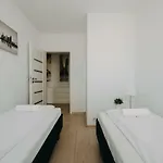 Shortstaypoland Krakowska * Varsovie