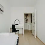 Shortstaypoland Krakowska Appartement *